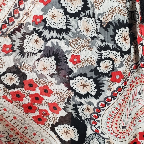 Signature by Larry Lavigne floral top with attached tank in large - Picture 4 of 11